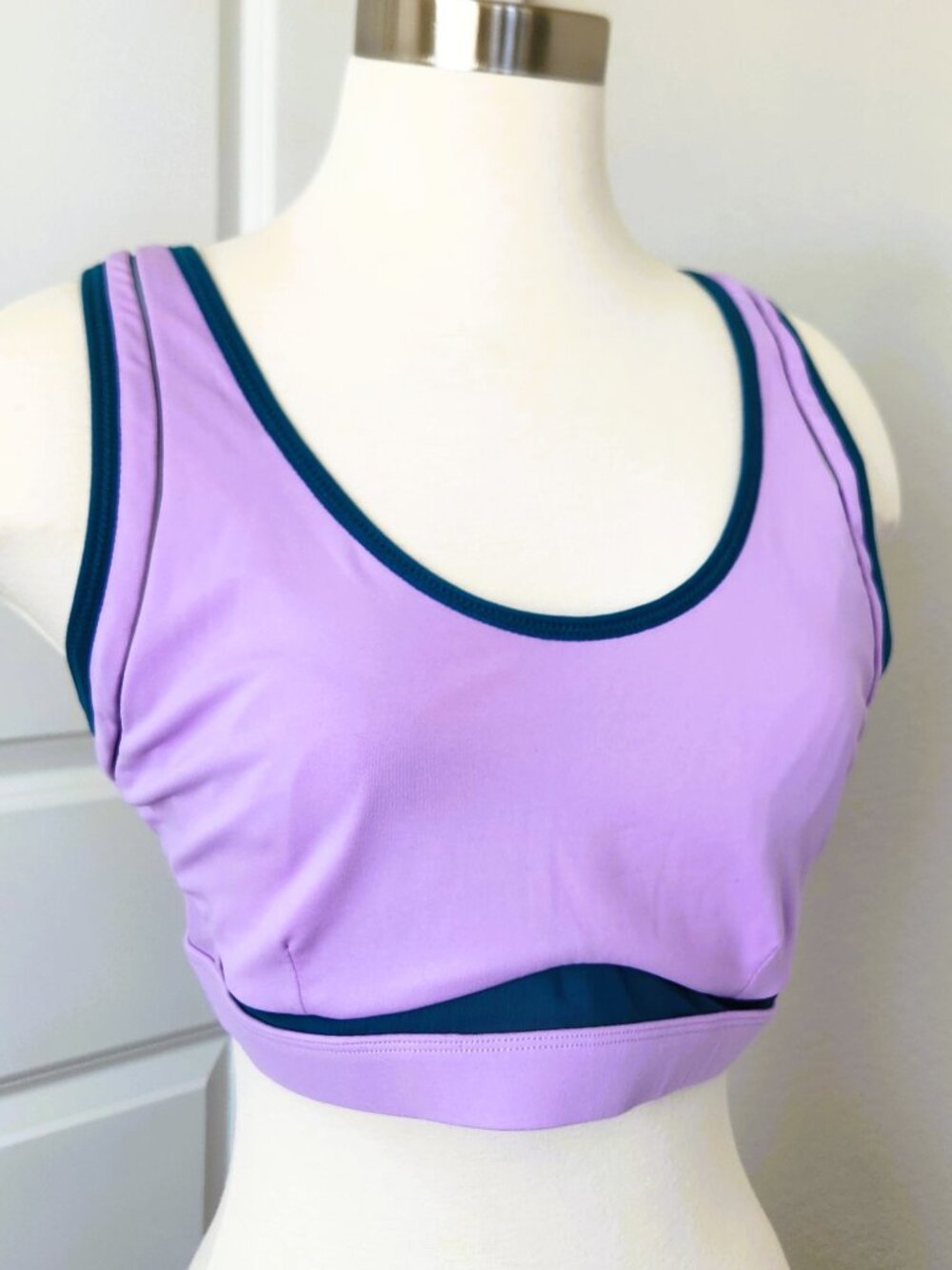 Fabletics Belle High Impact Strappy Sports Bra Size XL Purple and Blue